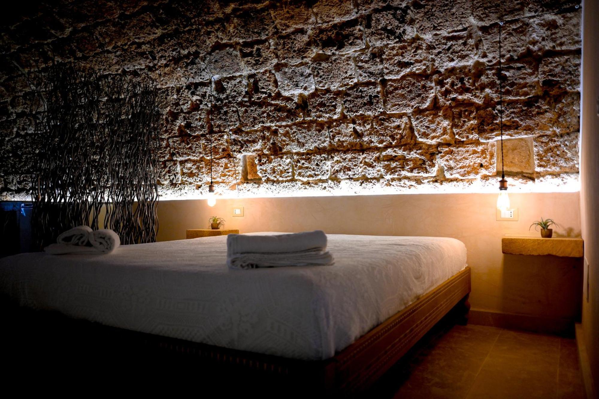 La Grotta, Luxury Suite & Spa Noto Exteriör bild
